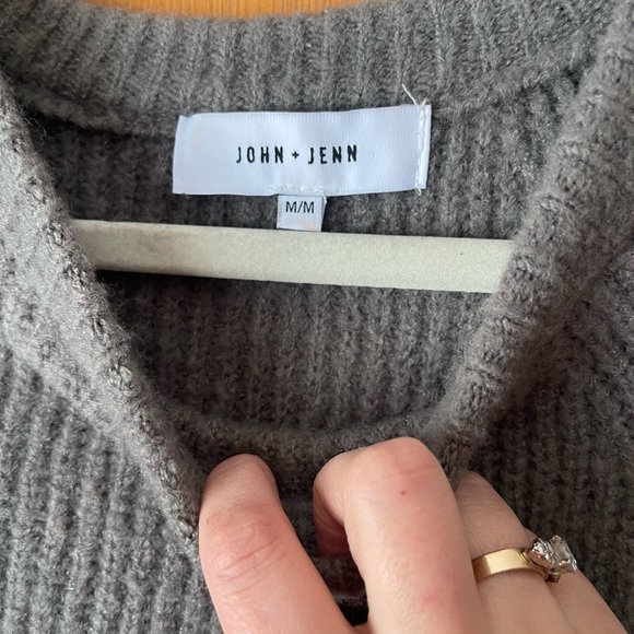 John & Jenn crewneck eucalyptus sweater - Picture 5 of 5